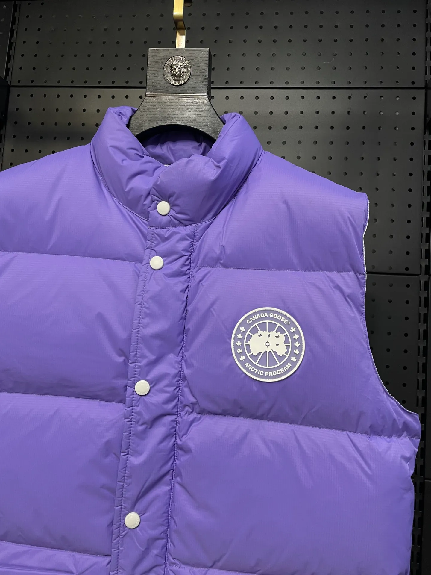 Canadagoose/ 21Ss ❗️ New Arrival“ Series” Canada Goose New Arrival“Northern Lights” ！ ， ， ！ ： 1⃣ 9500-100%nylon 2⃣ YKK ， 3⃣ 80% ，（zp 80% / 90% ） ： 1⃣ /9500-100%nylon 100% 100% , 、 ZP ， 。 2⃣ 80% ， （30 ） 。 。 ： ， 。 ， ， 。 Size:XS-2XL :Purple. . .Black.Royal Blue .Dark Blue